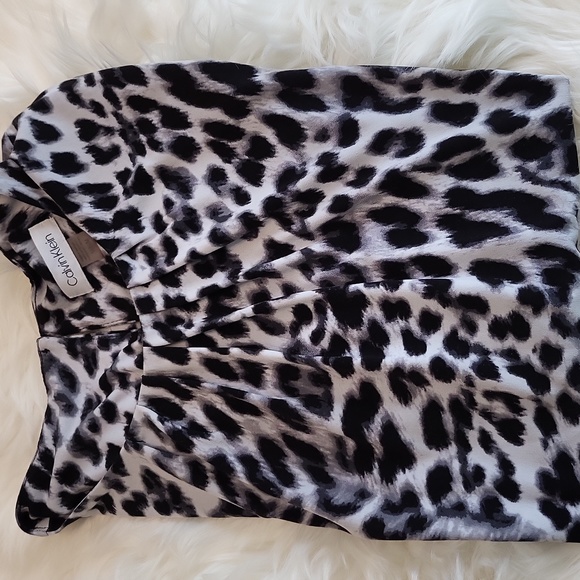 Calvin Klein sleeveless blouse - Picture 9 of 9